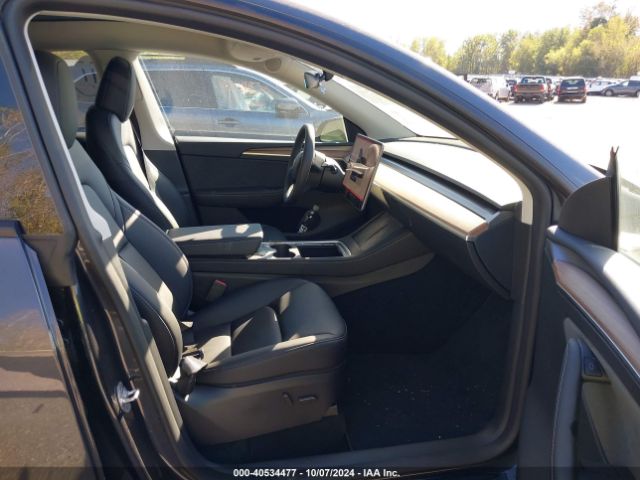 Photo 4 VIN: 7SAYGDEE6RF088130 - TESLA MODEL Y 