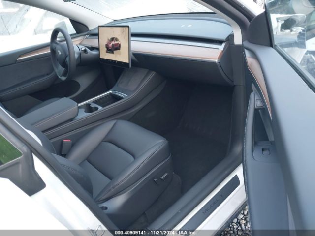 Photo 4 VIN: 7SAYGDEE6RF129422 - TESLA MODEL Y 