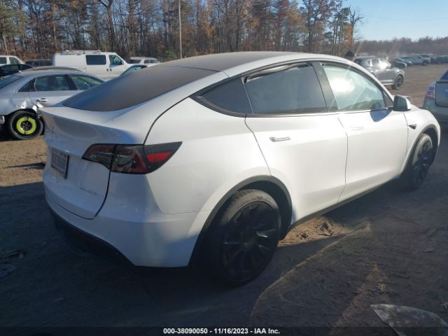 Photo 3 VIN: 7SAYGDEE7NF310782 - TESLA MODEL Y 