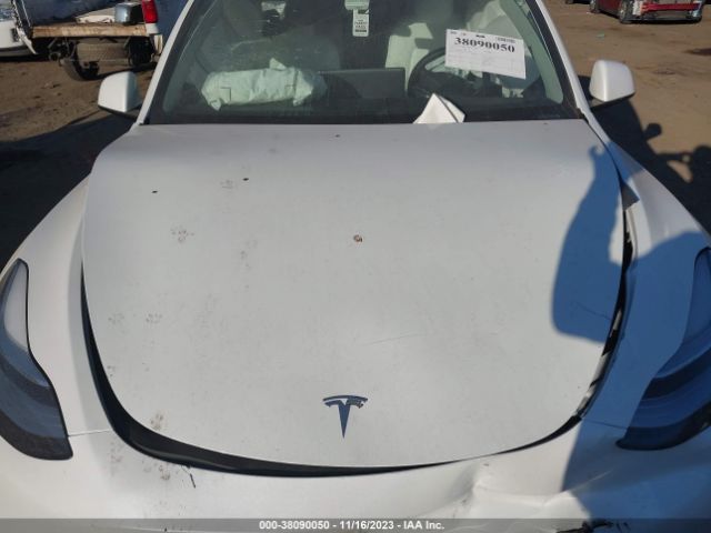 Photo 9 VIN: 7SAYGDEE7NF310782 - TESLA MODEL Y 