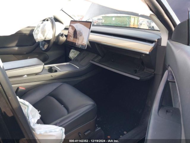 Photo 4 VIN: 7SAYGDEE7NF369914 - TESLA MODEL Y 