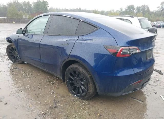 Photo 2 VIN: 7SAYGDEE7NF383926 - TESLA MODEL Y 