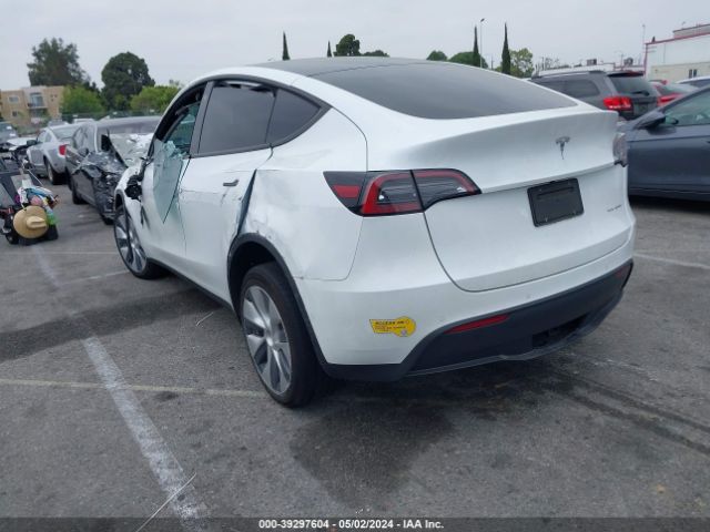 Photo 2 VIN: 7SAYGDEE7NF408615 - TESLA MODEL Y 