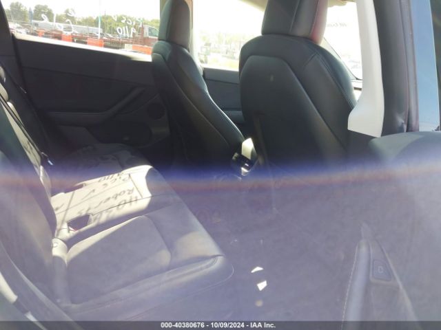 Photo 7 VIN: 7SAYGDEE7NF413880 - TESLA MODEL Y 