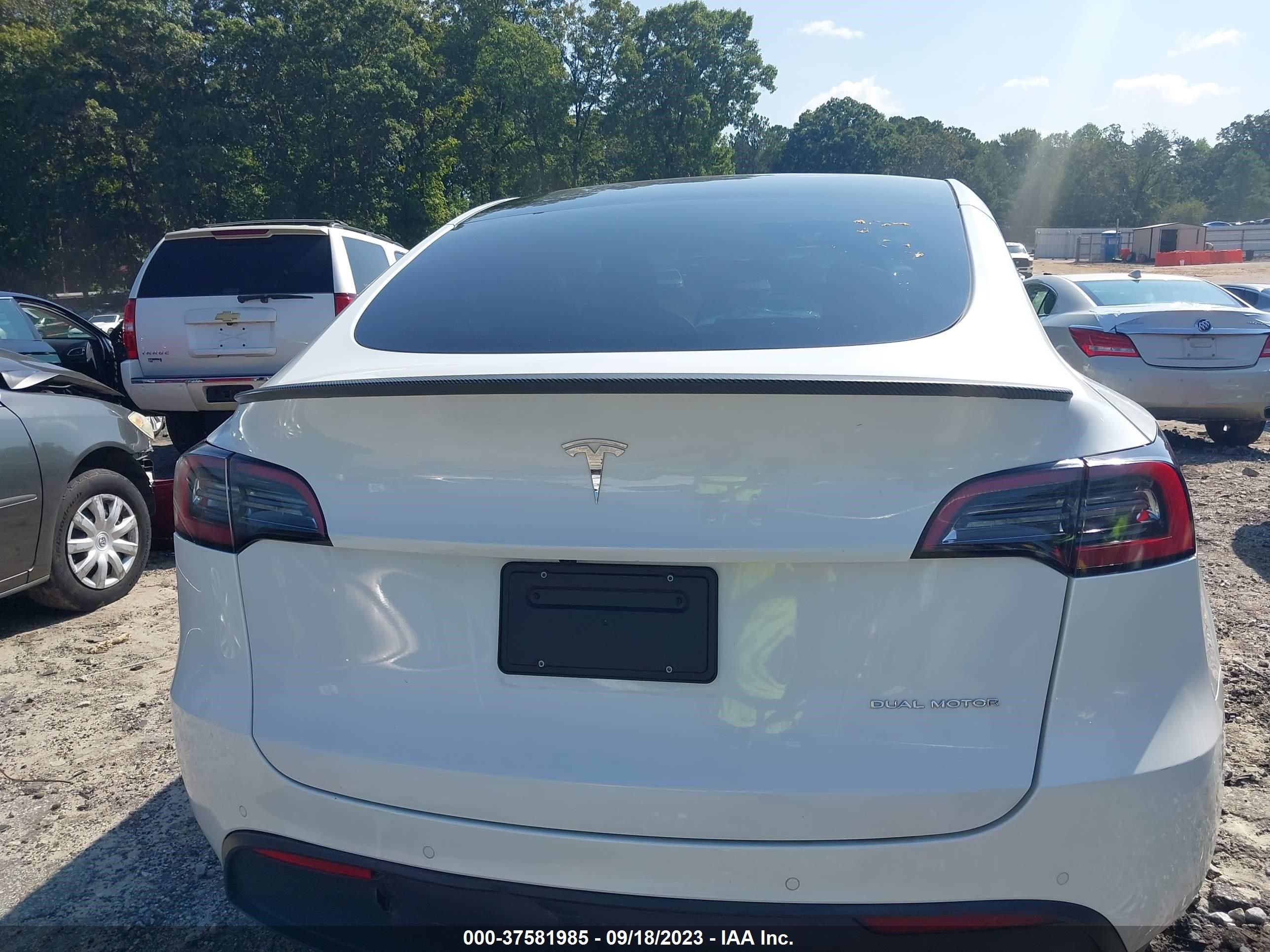 Photo 13 VIN: 7SAYGDEE7NF418562 - TESLA MODEL Y 