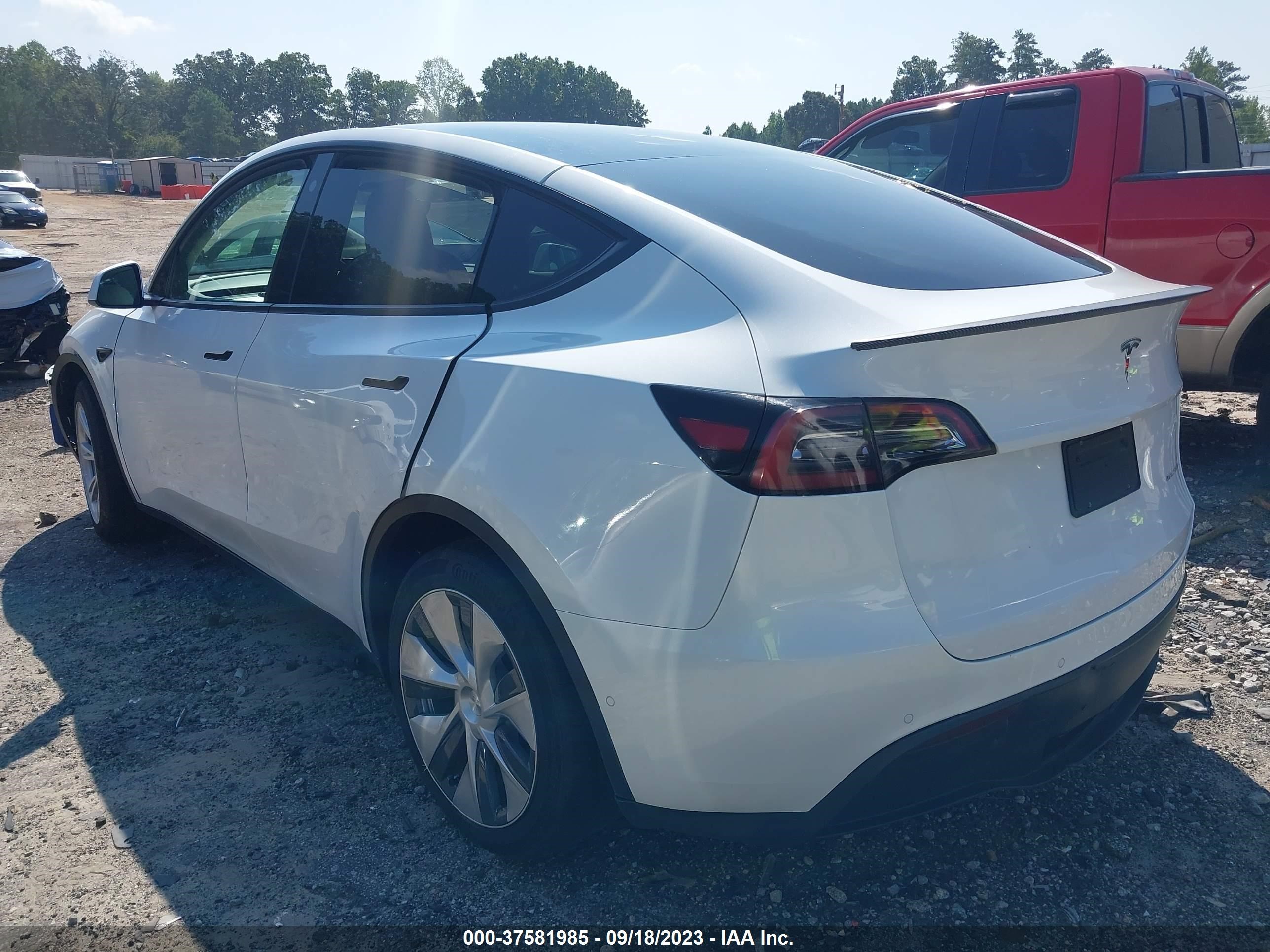 Photo 2 VIN: 7SAYGDEE7NF418562 - TESLA MODEL Y 