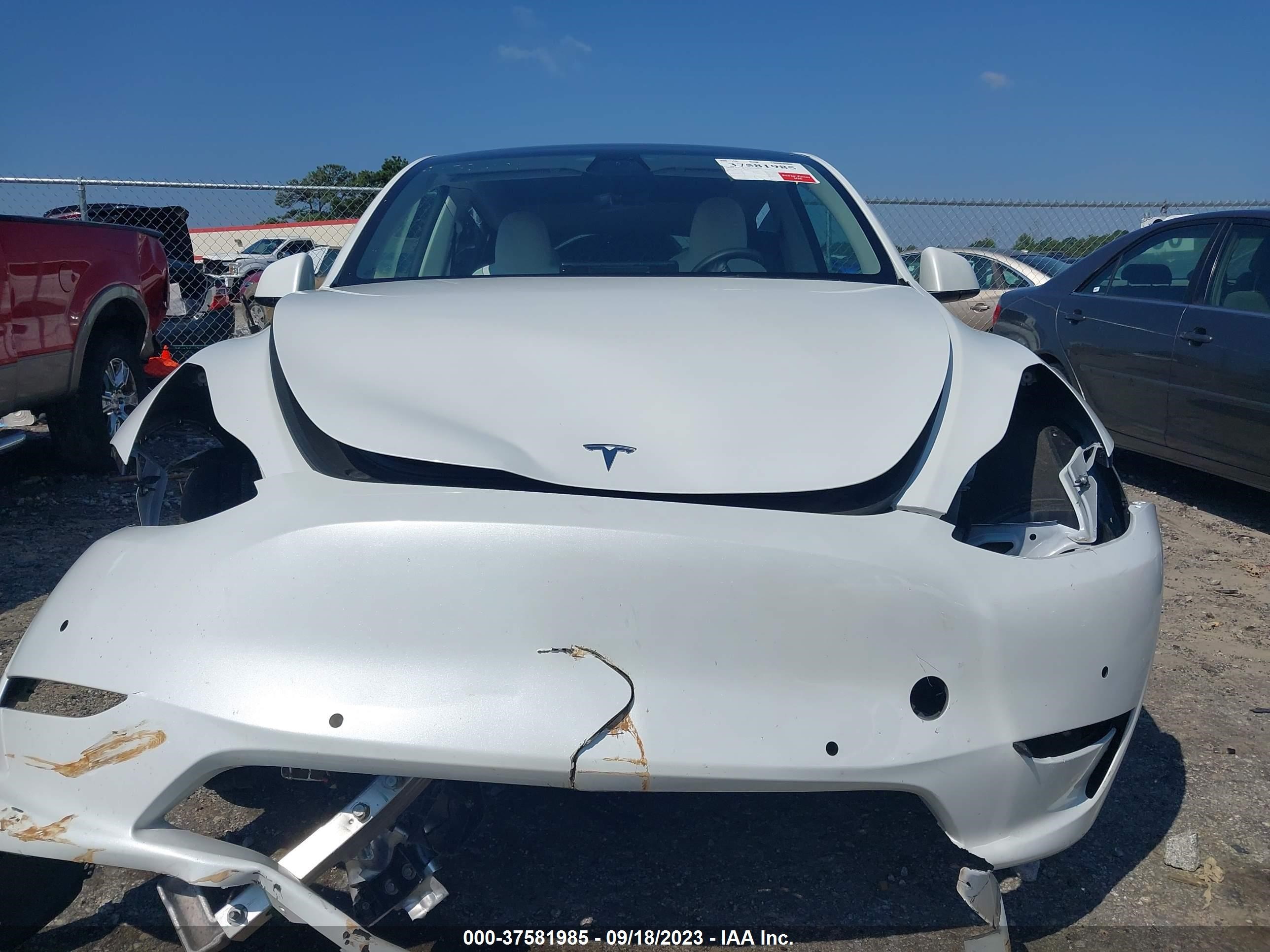 Photo 5 VIN: 7SAYGDEE7NF418562 - TESLA MODEL Y 