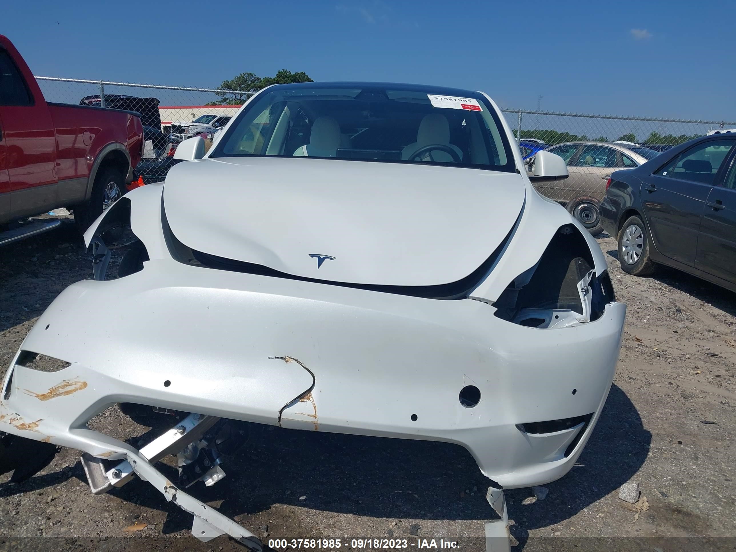 Photo 9 VIN: 7SAYGDEE7NF418562 - TESLA MODEL Y 