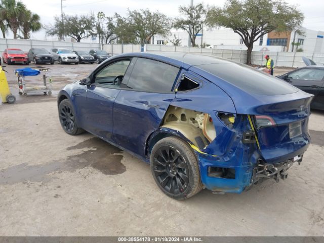 Photo 2 VIN: 7SAYGDEE7NF432025 - TESLA MODEL Y 