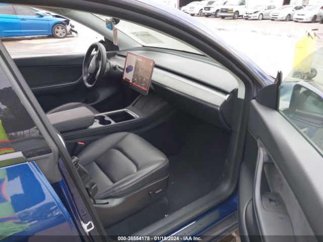 Photo 4 VIN: 7SAYGDEE7NF432025 - TESLA MODEL Y 