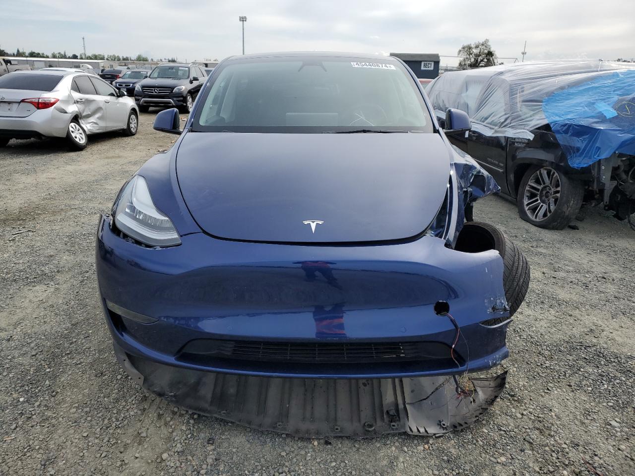 Photo 4 VIN: 7SAYGDEE7NF457913 - TESLA MODEL Y 