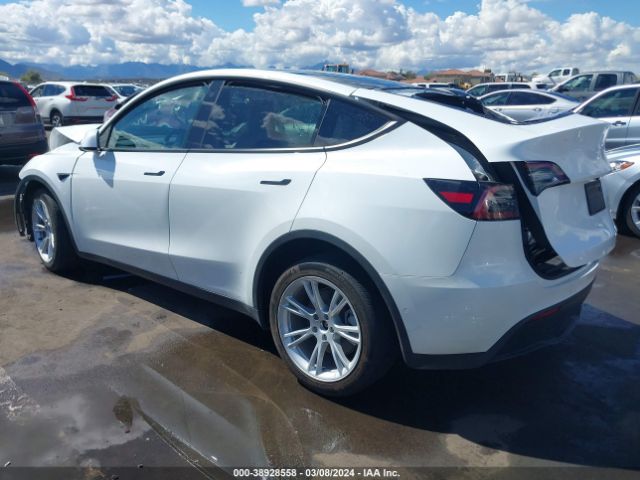 Photo 2 VIN: 7SAYGDEE7NF463503 - TESLA MODEL Y 