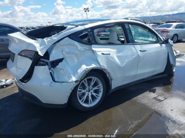 Photo 3 VIN: 7SAYGDEE7NF463503 - TESLA MODEL Y 