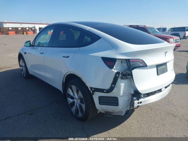 Photo 2 VIN: 7SAYGDEE7NF484397 - TESLA MODEL Y 