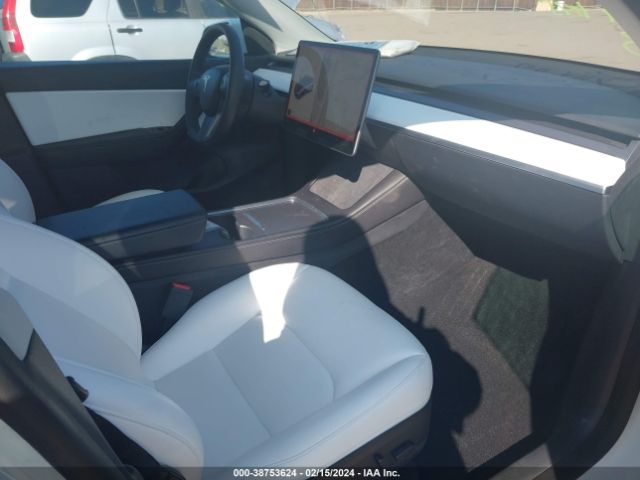 Photo 4 VIN: 7SAYGDEE7NF484397 - TESLA MODEL Y 