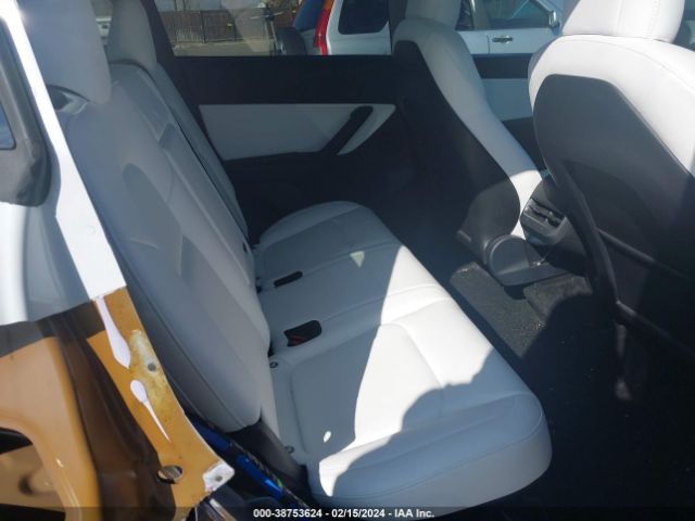 Photo 7 VIN: 7SAYGDEE7NF484397 - TESLA MODEL Y 