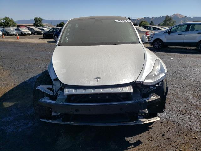 Photo 4 VIN: 7SAYGDEE7NF490703 - TESLA MODEL Y 