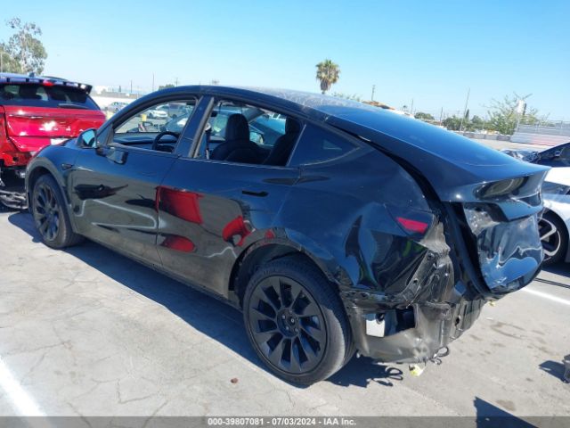 Photo 2 VIN: 7SAYGDEE7NF514224 - TESLA MODEL Y 