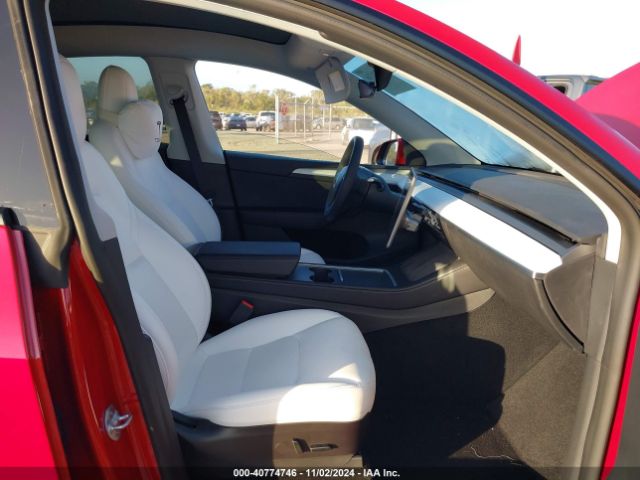 Photo 4 VIN: 7SAYGDEE7NF522050 - TESLA MODEL Y 