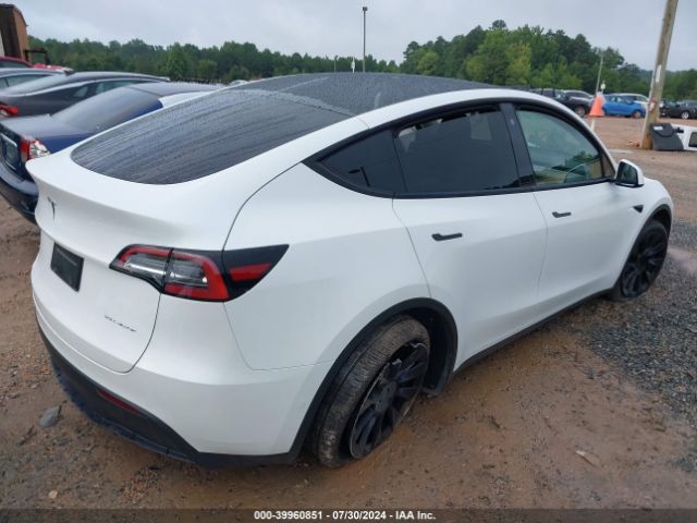 Photo 3 VIN: 7SAYGDEE7NF567781 - TESLA MODEL Y 