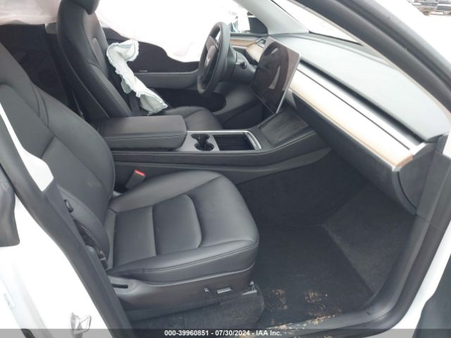 Photo 4 VIN: 7SAYGDEE7NF567781 - TESLA MODEL Y 