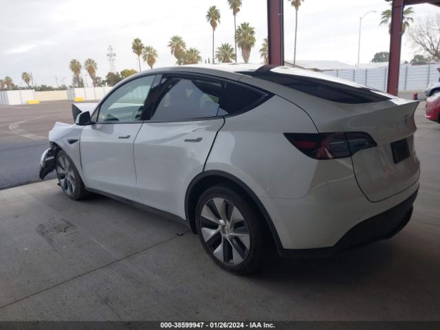 Photo 2 VIN: 7SAYGDEE7NF574617 - TESLA MODEL Y 