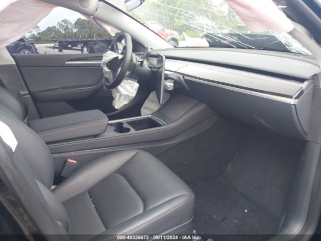 Photo 4 VIN: 7SAYGDEE7PA055390 - TESLA MODEL Y 