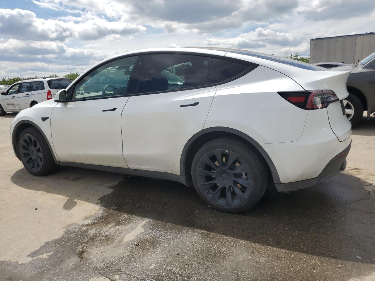 Photo 1 VIN: 7SAYGDEE7PA070634 - TESLA MODEL Y 