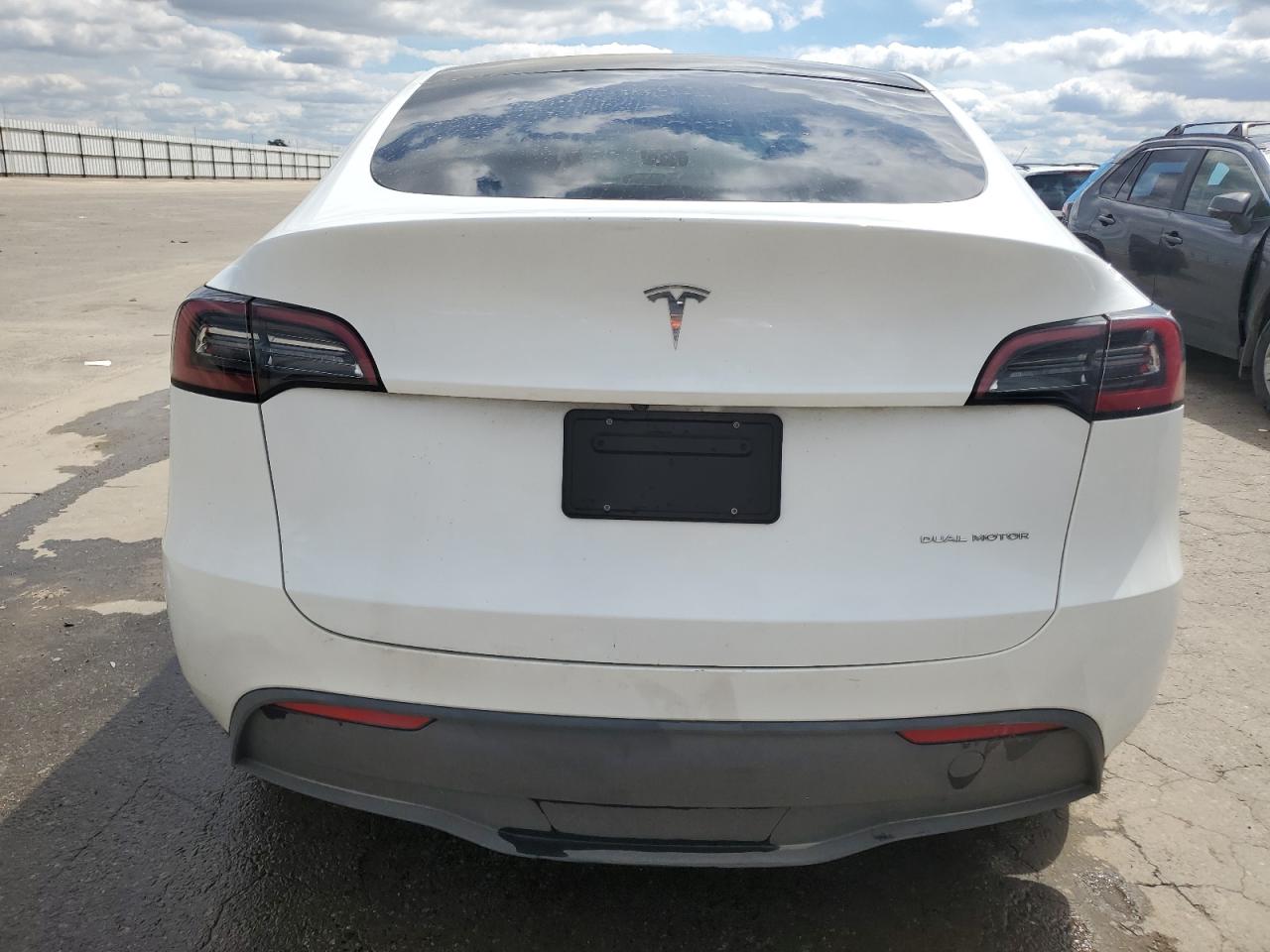 Photo 5 VIN: 7SAYGDEE7PA070634 - TESLA MODEL Y 