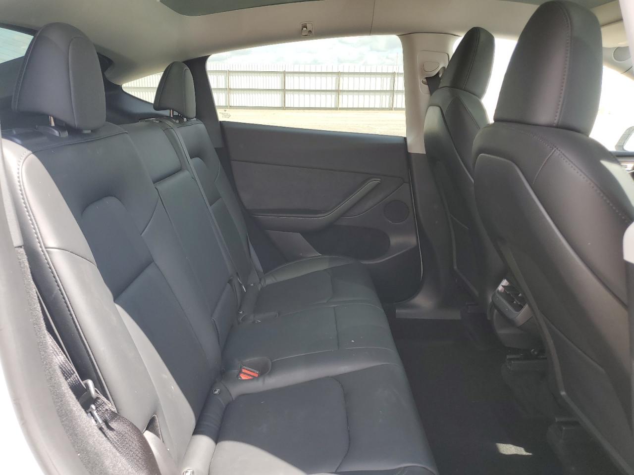 Photo 9 VIN: 7SAYGDEE7PA070634 - TESLA MODEL Y 