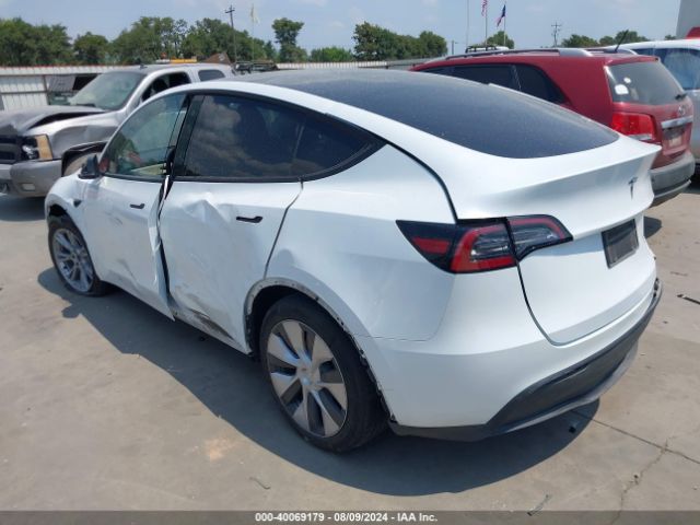 Photo 2 VIN: 7SAYGDEE7PA074747 - TESLA MODEL Y 