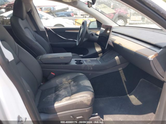 Photo 4 VIN: 7SAYGDEE7PA074747 - TESLA MODEL Y 