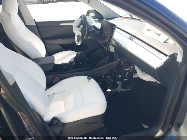 Photo 4 VIN: 7SAYGDEE7PA089314 - TESLA MODEL Y 