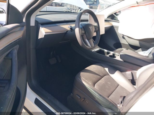 Photo 4 VIN: 7SAYGDEE7PA093380 - TESLA MODEL Y 