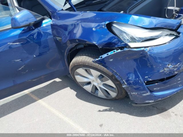 Photo 5 VIN: 7SAYGDEE7PA120562 - TESLA MODEL Y 