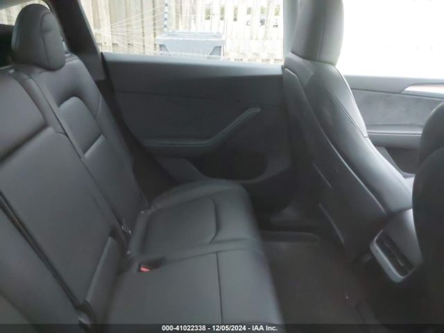 Photo 7 VIN: 7SAYGDEE7PA121615 - TESLA MODEL Y 