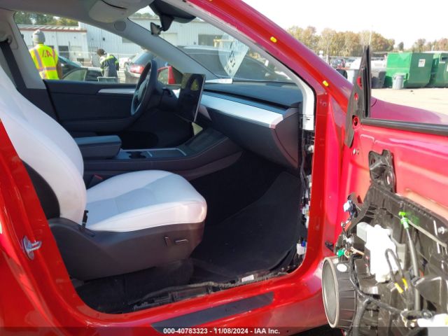 Photo 4 VIN: 7SAYGDEE7PA155182 - TESLA MODEL Y 