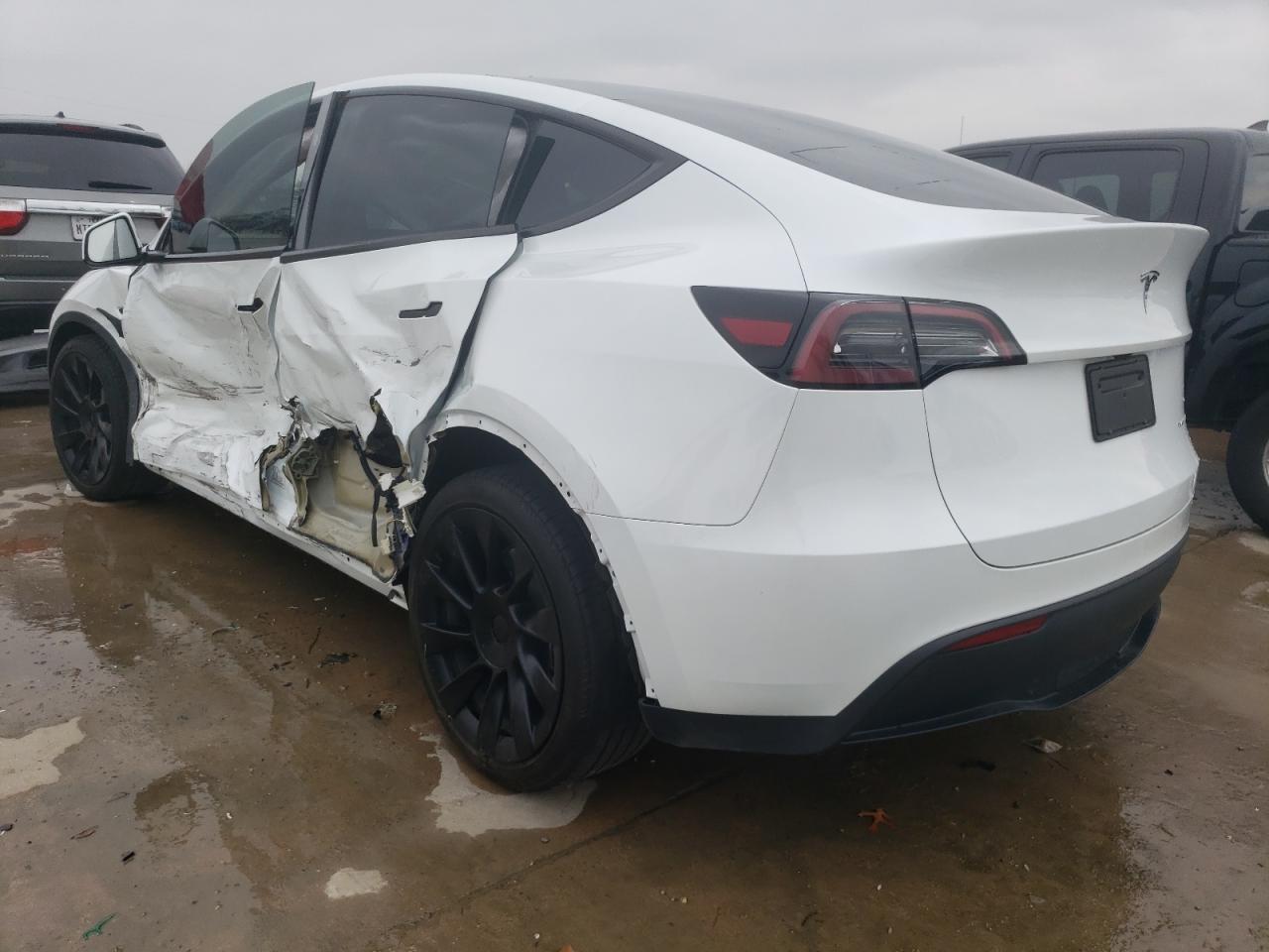 Photo 1 VIN: 7SAYGDEE7PA156185 - TESLA MODEL Y 