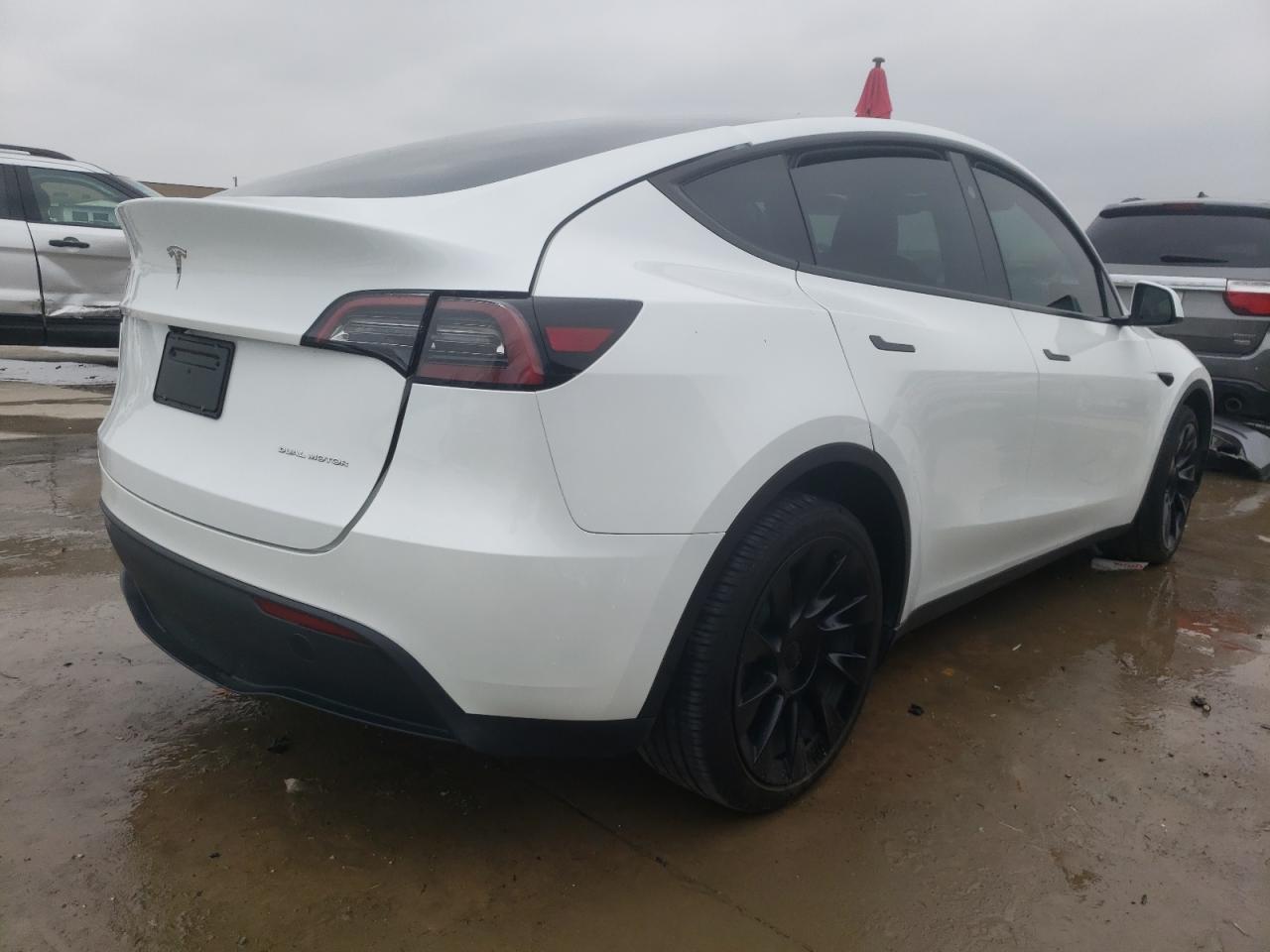 Photo 2 VIN: 7SAYGDEE7PA156185 - TESLA MODEL Y 