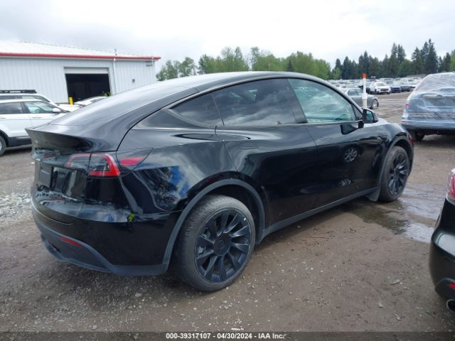 Photo 3 VIN: 7SAYGDEE7PF623205 - TESLA MODEL Y 