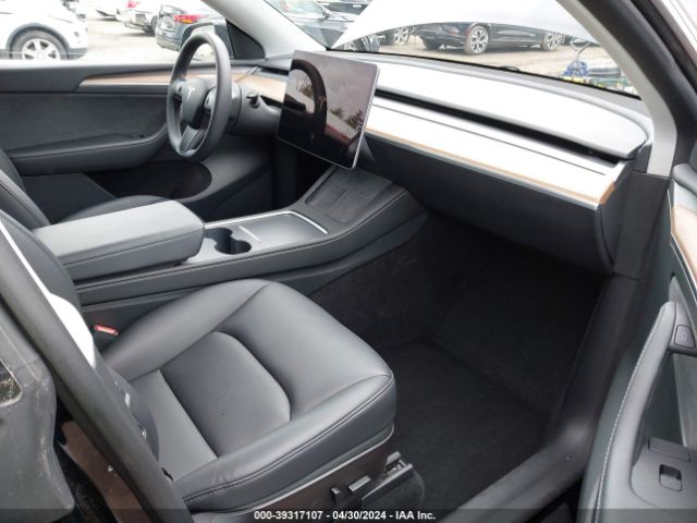 Photo 4 VIN: 7SAYGDEE7PF623205 - TESLA MODEL Y 