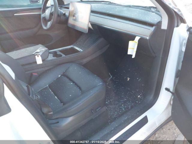 Photo 4 VIN: 7SAYGDEE7PF683016 - TESLA MODEL Y 