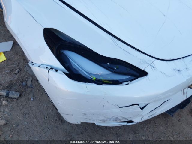 Photo 5 VIN: 7SAYGDEE7PF683016 - TESLA MODEL Y 