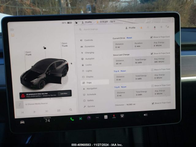 Photo 6 VIN: 7SAYGDEE7PF688703 - TESLA MODEL Y 