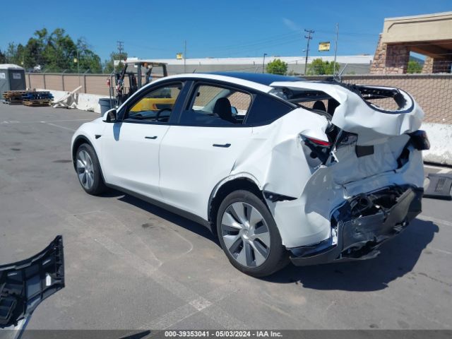 Photo 2 VIN: 7SAYGDEE7PF864472 - TESLA MODEL Y 