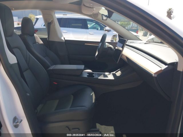 Photo 4 VIN: 7SAYGDEE7PF864472 - TESLA MODEL Y 