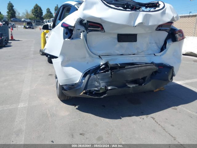 Photo 5 VIN: 7SAYGDEE7PF864472 - TESLA MODEL Y 