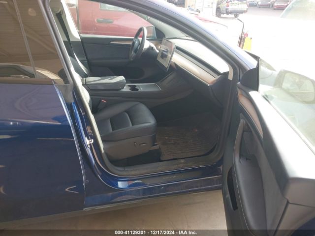 Photo 4 VIN: 7SAYGDEE7PF908423 - TESLA MODEL Y 