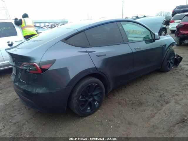 Photo 3 VIN: 7SAYGDEE7RA214802 - TESLA MODEL Y 