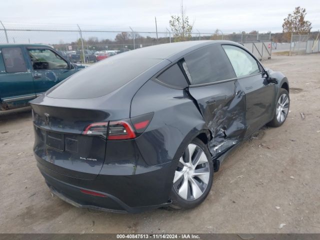 Photo 3 VIN: 7SAYGDEE7RA263739 - TESLA MODEL Y 